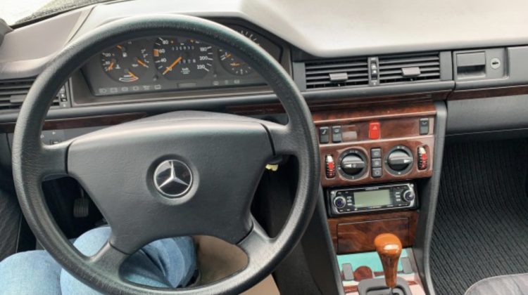 Mercedes-Benz 230 CE