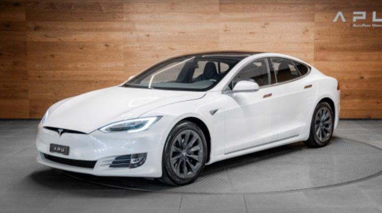 TESLA Model S 100 D (Limousine)