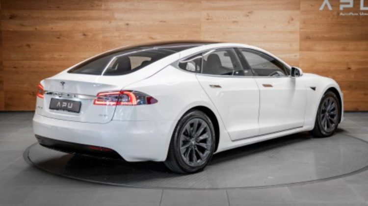 TESLA Model S 100 D (Limousine)