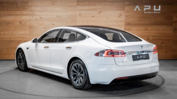 TESLA Model S 100 D (Limousine)