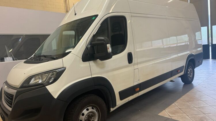 PEUGEOT Boxer 2.2 HDI 335 Premium L3H2